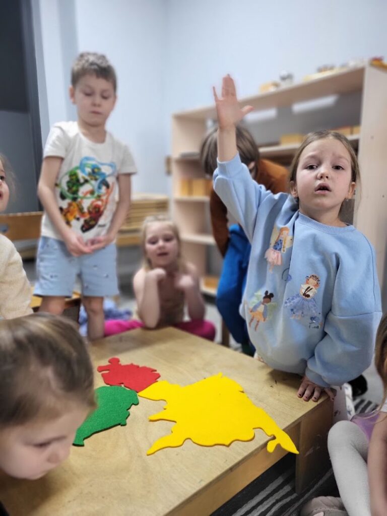 Приватний дитячий монтессорі садок «Ключик»