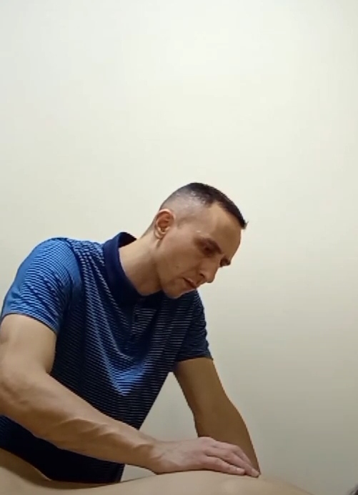 Мануальний терапевт