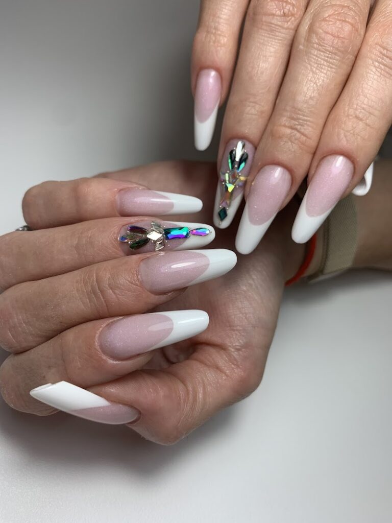 Olena Antonenko nail studio