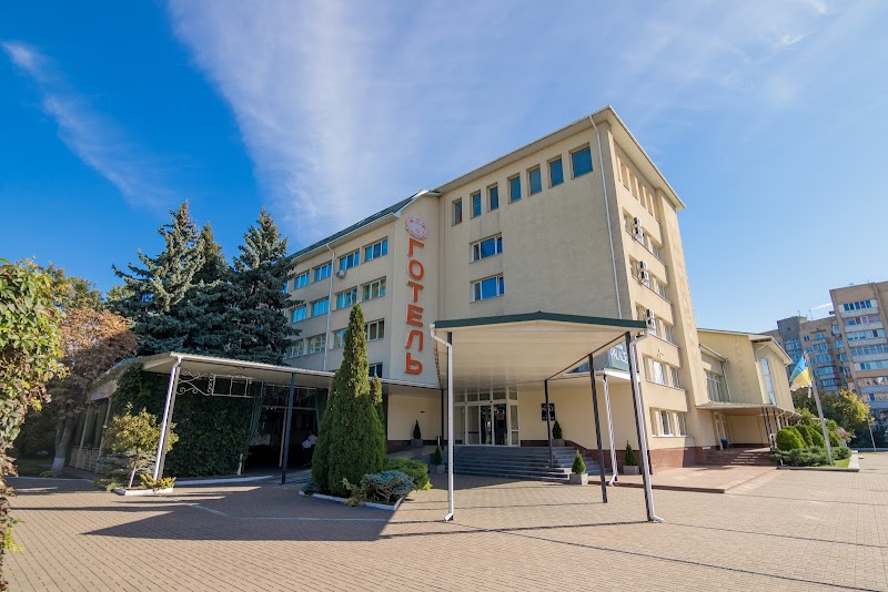 Готельно-ресторанний комплекс “Черкаси Палац” | Hotel and restaurant complex “Cherkasy Palace”