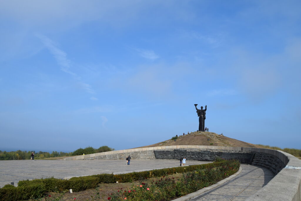 Меморіальний комплекс «Пагорб Слави» на Замковій горі в Черкасах (фото 2020 року).