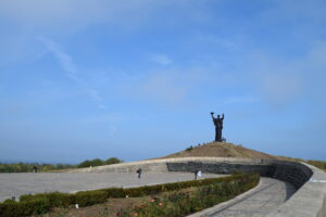 Меморіальний комплекс «Пагорб Слави» на Замковій горі в Черкасах (фото 2020 року).